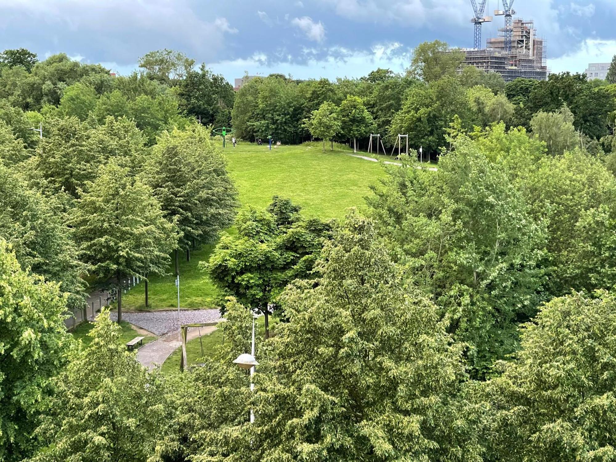 Luxury 2 Bedroom Apartment- Lake View - Free Parking - Wembley Stadium 5Km Лондон Екстер'єр фото